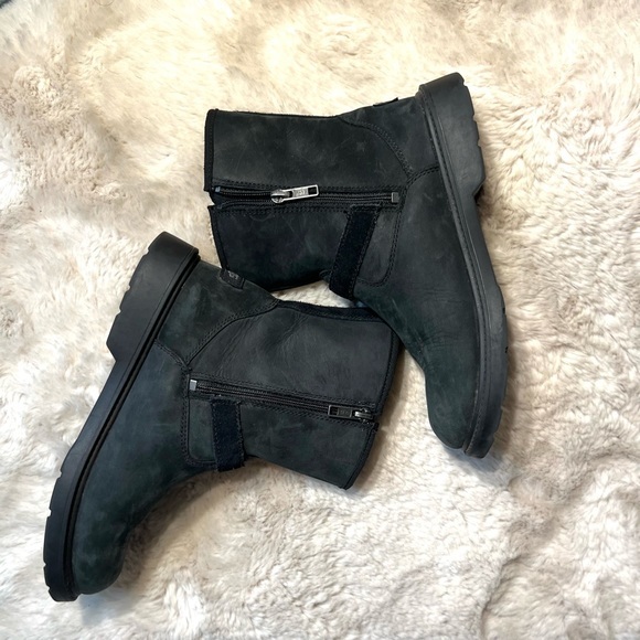 UGG® Kids' Kinzey Weather Zip-Up Winter Boots - Picture 5 of 11